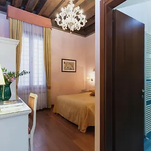 zaguri-bed-and-breakfast.hotelslidodijesolo.com/